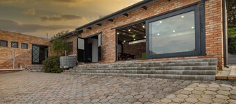 MOUNT RD OCEAN VIEW Charming 2-bedroom apartment in PORT ELIZABETH