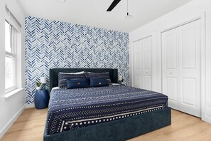 2 bedrooms, desk, iron/ironing board, WiFi - MCM Condo Near Downtown SoCo Pet Friendly (Austin)