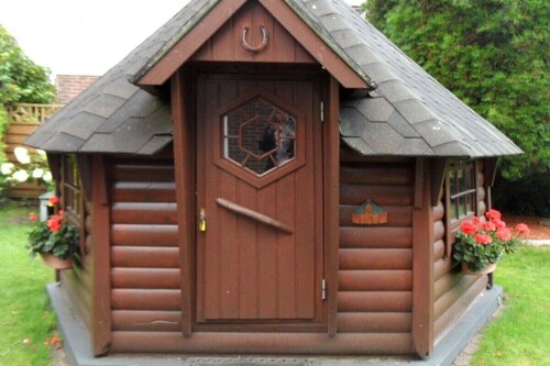 Spacious vacation home with 3 bedrooms, covered terrace, barbecue hut NaheOL