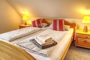 4 bedrooms, free WiFi, bed sheets