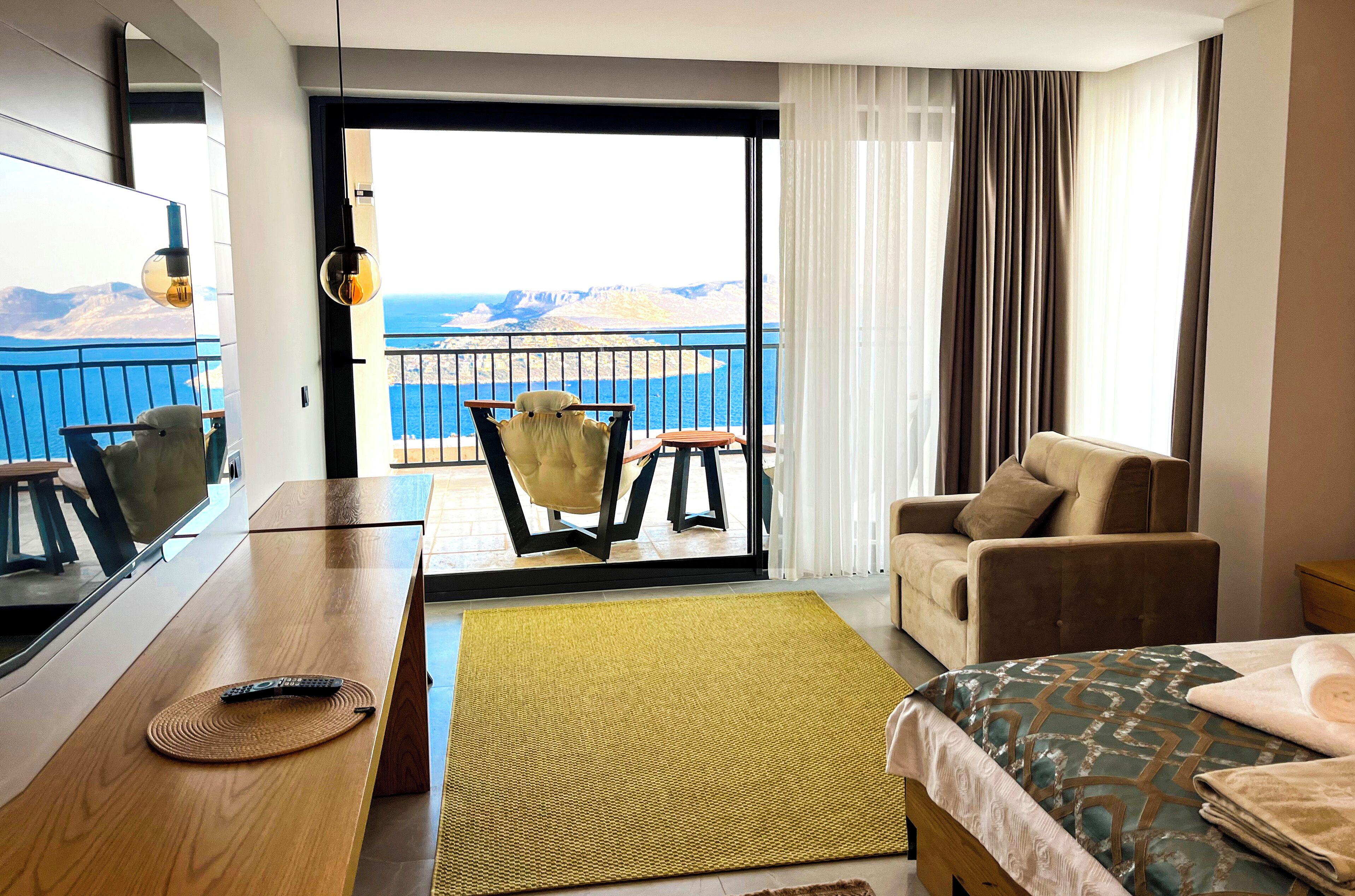 Superior Double Room, Ocean View | Desk, free WiFi