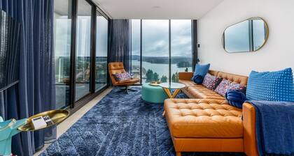Luxury 1BR Apt with Lake Views in Belconnen
