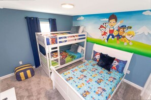 4 bedrooms, desk, iron/ironing board, WiFi