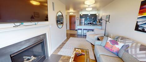 TV, fireplace