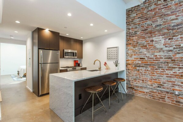 Fridge, microwave, oven, stovetop