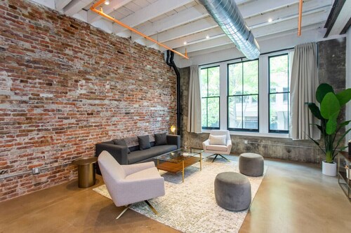 Inventors` Loft - Luxury, Upscale, Quiet 2BD!