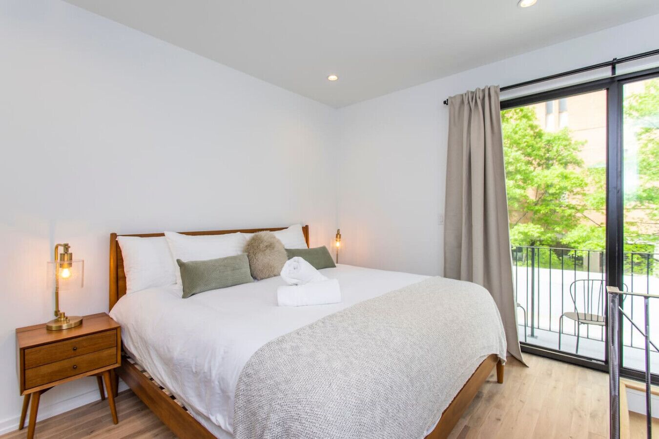 2 bedrooms, desk, iron/ironing board, free WiFi
