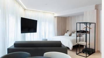 1 dormitori, planxa i posts de planxar, wifi i roba de llit