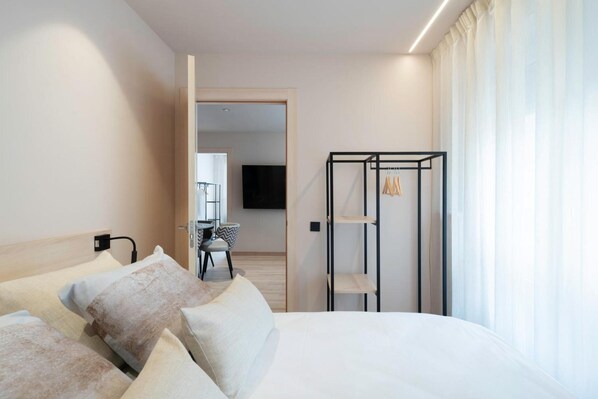 3 slaapkamers, een strijkplank/strijkijzer, wifi, beddengoed