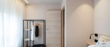 2 Schlafzimmer, BĂŒgeleisen/BĂŒgelbrett, WLAN, BettwĂ€sche