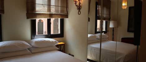 3 chambres, fer et planche Ă repasser, Wi-Fi, literie fournie
