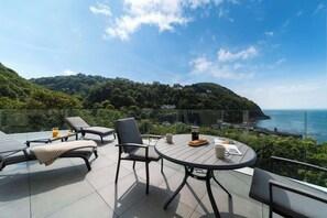 Outdoor dining - Panoramic Views at Tors Park - Luxe 2 Bed (Lynmouth)
