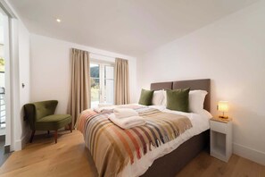 2 bedrooms, iron/ironing board, travel cot, WiFi - Panoramic Views at Tors Park - Luxe 2 Bed (Lynmouth)