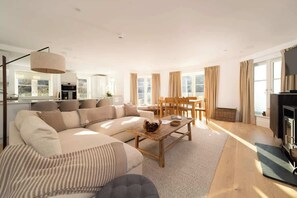 TV, fireplace, offices