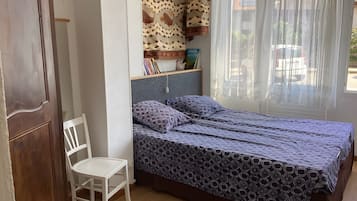 2 slaapkamers, een strijkplank/strijkijzer, wifi, beddengoed