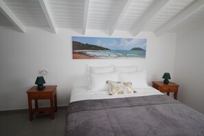 Desk, laptop workspace, iron/ironing board, free WiFi