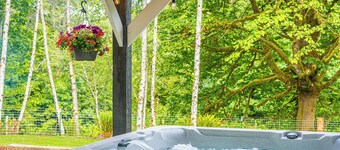 Solduc Riverfront 3B/2B home near Forks. Centrally located to all tourist sights