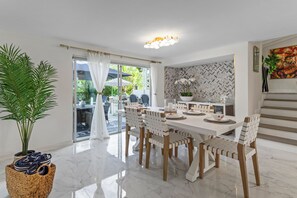 Dining - Retreat@Sailboat Bend Heated Pool BBQ - 100ft Dock 10 min to Ft Lauderdale Beach (Fort Lauderdale)