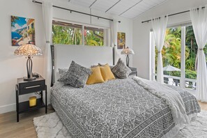 3 habitaciones, tabla de planchar con plancha, internet y ropa de cama 