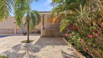 Villa | Property grounds