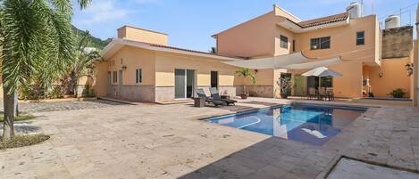 Villa | Kolam renang | Kolam renang terbuka