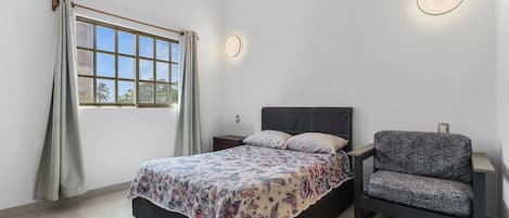 Villa | Sengetøy i egyptisk bomull, sengetøy av topp kvalitet og skrivebord