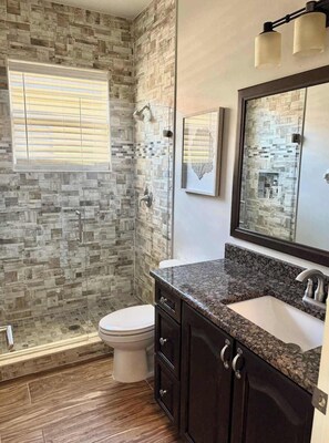 Bruser, hårtørrer, håndklæder