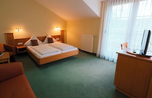 Double Room, Garden View | Free WiFi