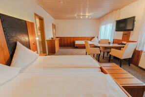 Standard Triple Room, Non Smoking | Hypo-allergenic bedding, desk, laptop workspace, free WiFi