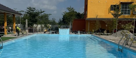 Utomhuspool