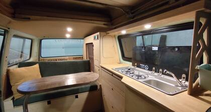 Location VW COMBI T3 aménagés camping-car vintage aux Sables d'Olonne 85