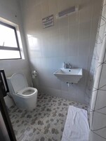 Standard Room, 1 Double Bed, Non Smoking, Ensuite | Bathroom | Shower, towels, soap, toilet paper