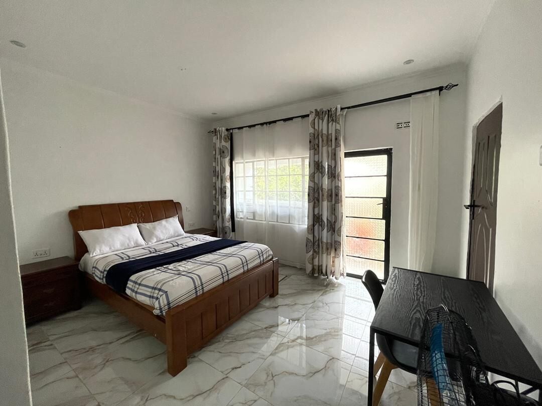 Standard Room, 1 Double Bed, Non Smoking, Private Bathroom | Desk, laptop workspace, free WiFi, bed sheets