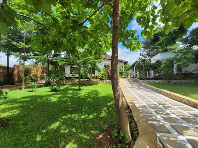 eCRG PARK GUESTHOUSE