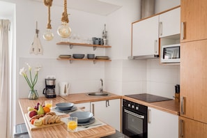 Basic Apartment, 1 Double Bed with Sofa bed, Non Smoking, City View | Private kitchenette | Microwave, coffee/tea maker, toaster