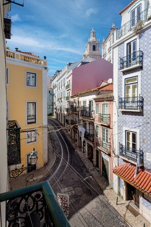 View from property - Curva do 28 Alfama (Lisbon)