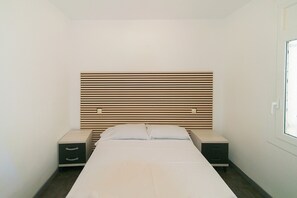 1 dormitorio y ropa de cama