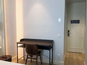 Habitació Comfort | Caixa forta a l'habitació i cortines opaques