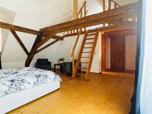 3 bedrooms, bed sheets