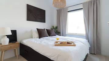 3 bedrooms, iron/ironing board, WiFi, bed sheets