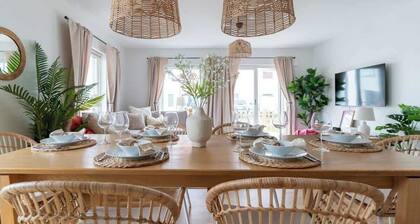 Bright Ground Floor Corner Home with Cozy Outdoor