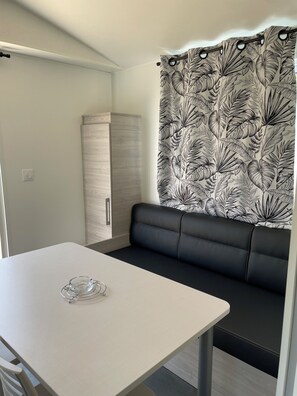 Double Room, Park View | Living area