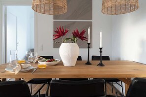 Dining - Spacious Home with Workspace and Cozy Balcony (Båstad)