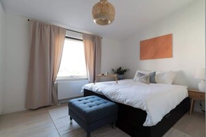 2 chambres, fer et planche à repasser, Wi-Fi, draps fournis