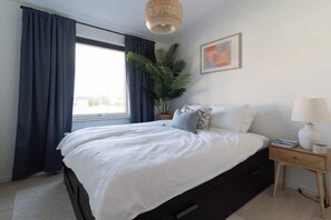 2 bedrooms, iron/ironing board, WiFi, bed sheets - Modern Beachy Home with Terrace Charm First Floor (Båstad)