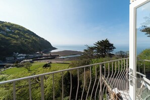 Property grounds - Harbour Rest – 3-Bed Sea View Apartment at Tors Park (Lynmouth)