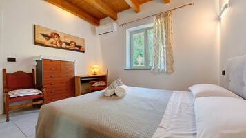 1 chambre, fer et planche Ă repasser, Wi-Fi, draps fournis