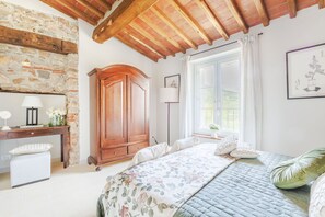 5 Schlafzimmer, Bügeleisen/Bügelbrett, kostenloses WLAN, Bettwäsche