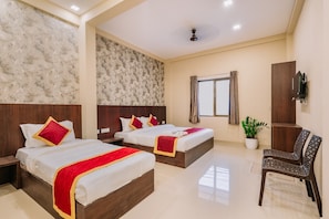 Deluxe Triple Room | Free WiFi, bed sheets