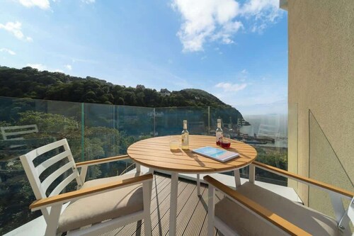 Spectacular Sea Views at Tors Park